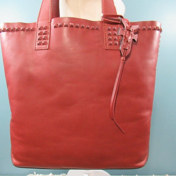 frye carson leather tote bag